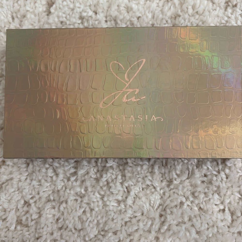 Eyeshadow palette